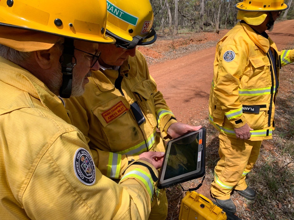 Ground Observers using intelligence gathering tablet